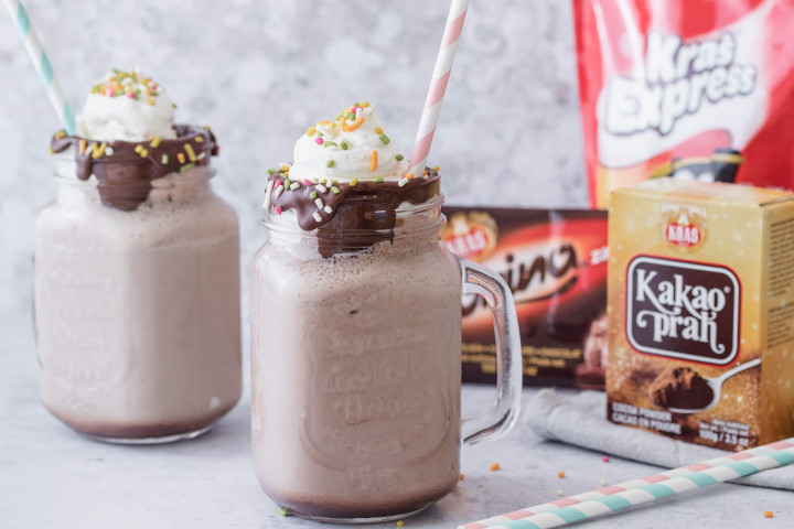 Milkshake s Kraš expressom, kakaom i šlagom